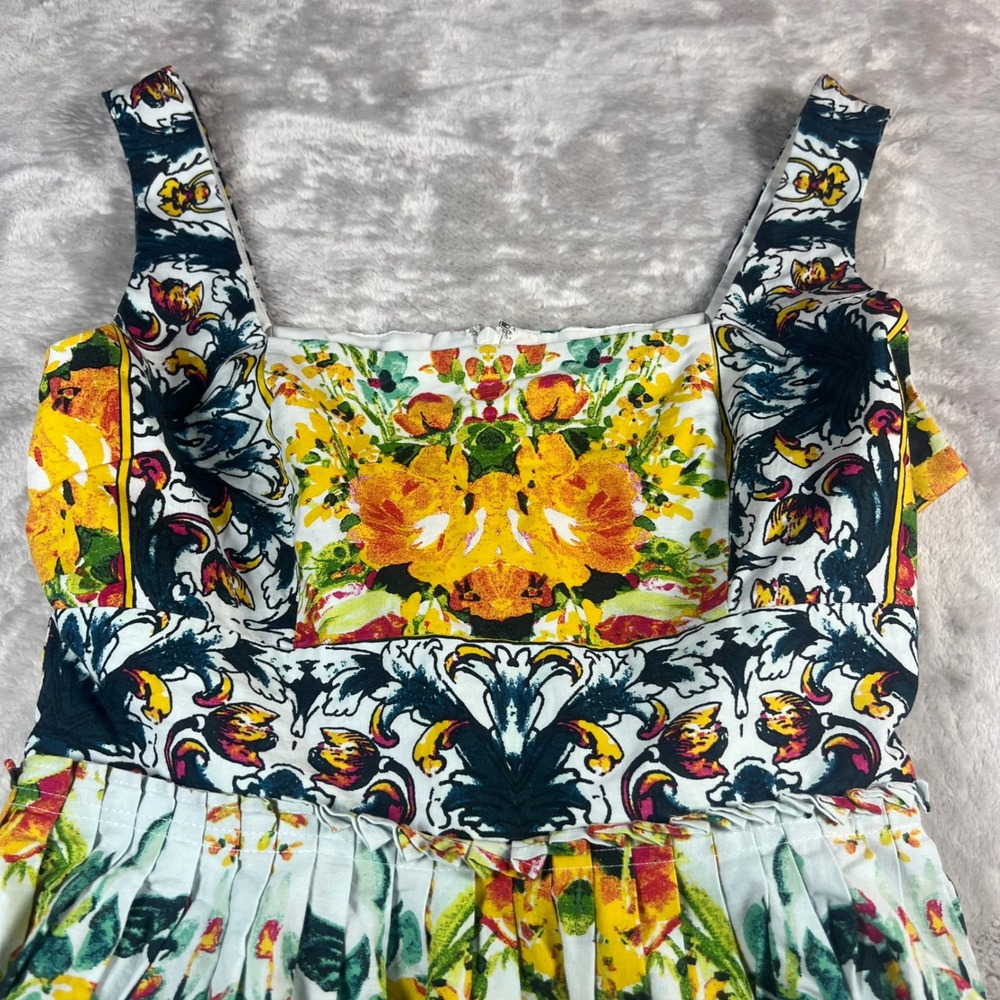 Antonio Melani Women's 6 Fit & Flare Dress White Floral Baroque Border Print